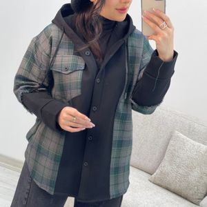 سویشرت زنانه کلاهدار طرح ترکیبی دورس و چهارخونه