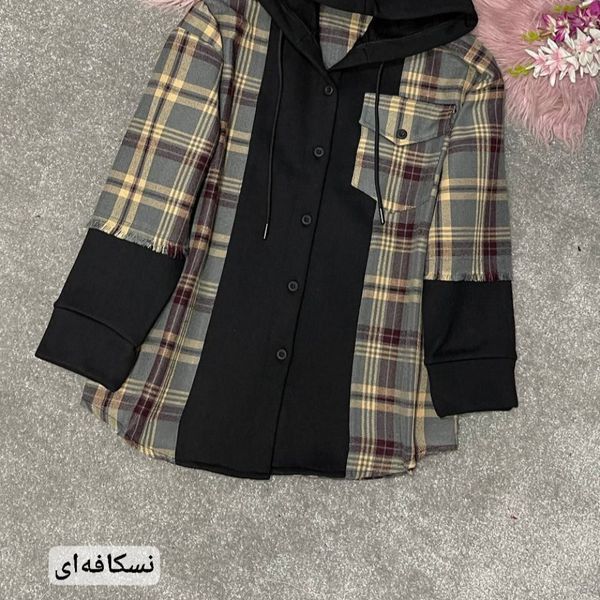 سویشرت زنانه کلاهدار طرح ترکیبی دورس و چهارخونه