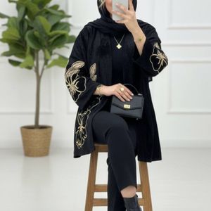 خرید اینترنتی مانتو زنانه طرح گلرخ مخمل