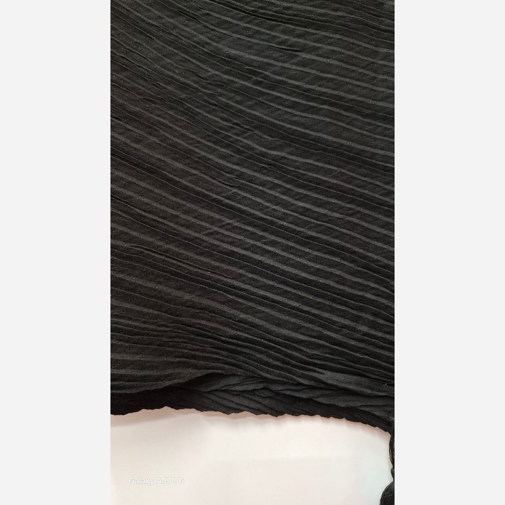 مشخصات شال پلیسه مشکی 