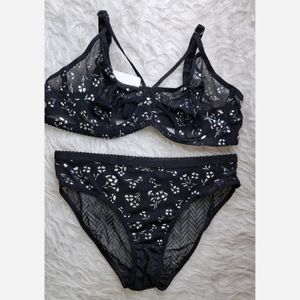 سوتین و شورت دانتل نقره کوب 