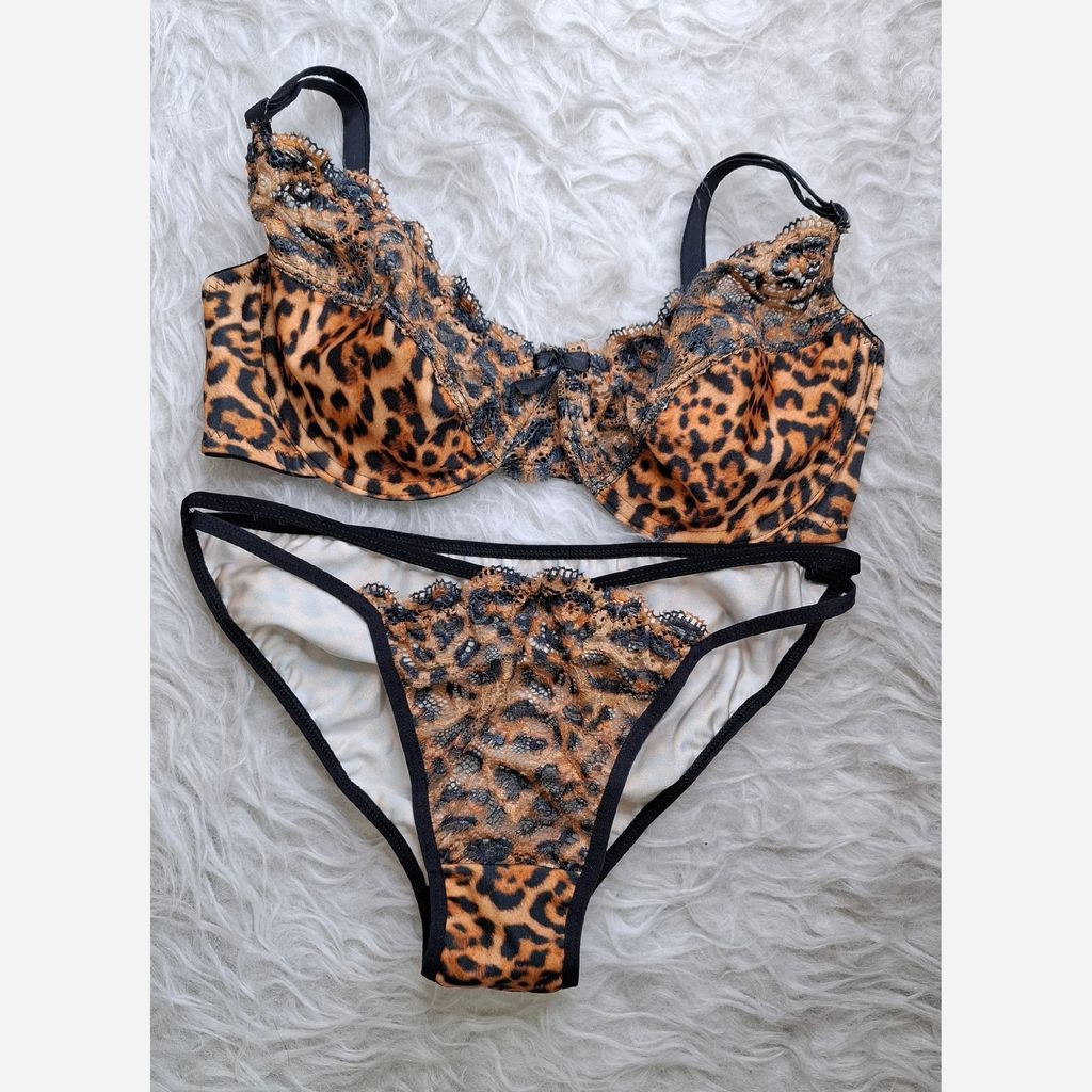 قیمت ارزان ست سوتین وشورت پلنگی توردار