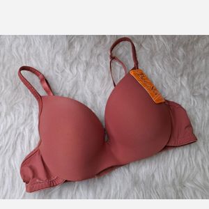 سوتین تک bee na