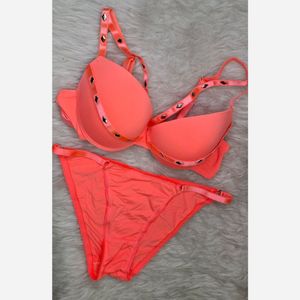 ست سوتین وشورت  کارشده