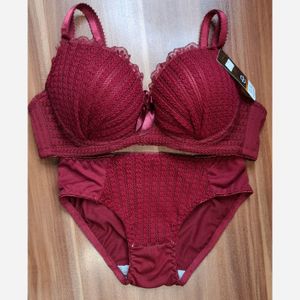 ست سوتین وشورت طرح گیس باف