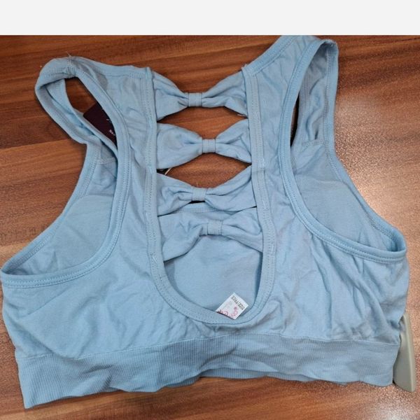 نیم تنه پشت پاپیونی 