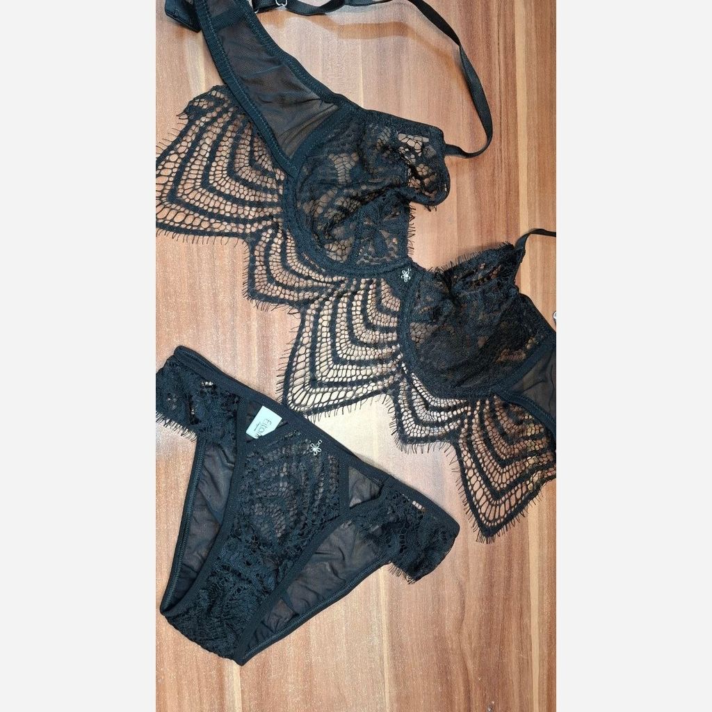 مشخصات ست لباس زیر  دانتل 