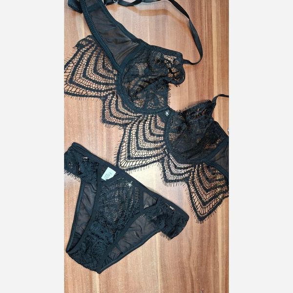 ست لباس زیر  دانتل 