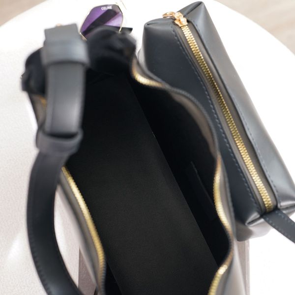 کیف دوشی میو میو پاد