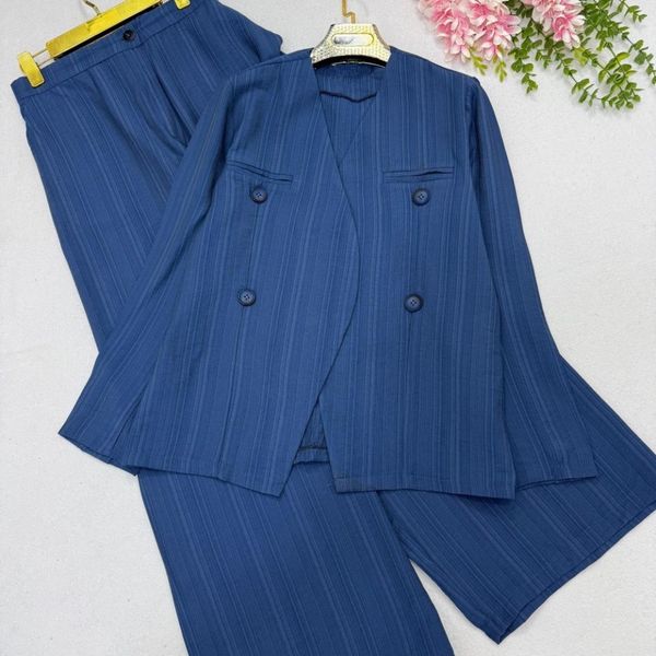 کت و شلوارزنانه طرح نگاه