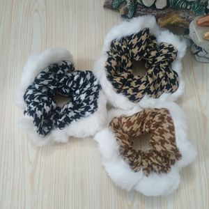 کش مو دور خز زنانه