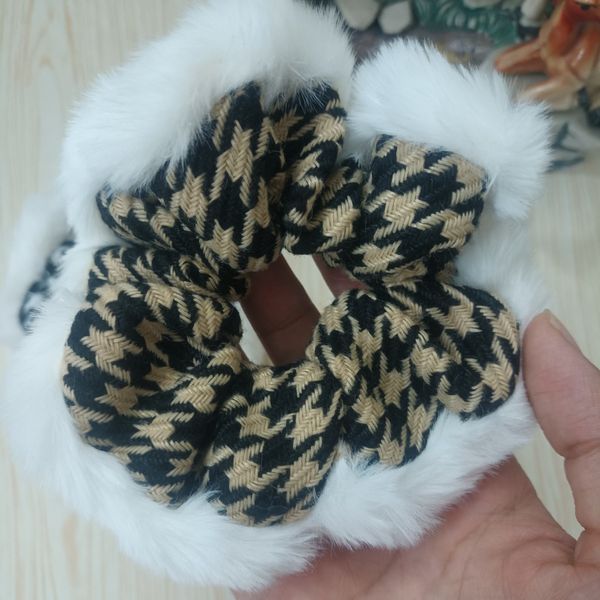 کش مو دور خز زنانه