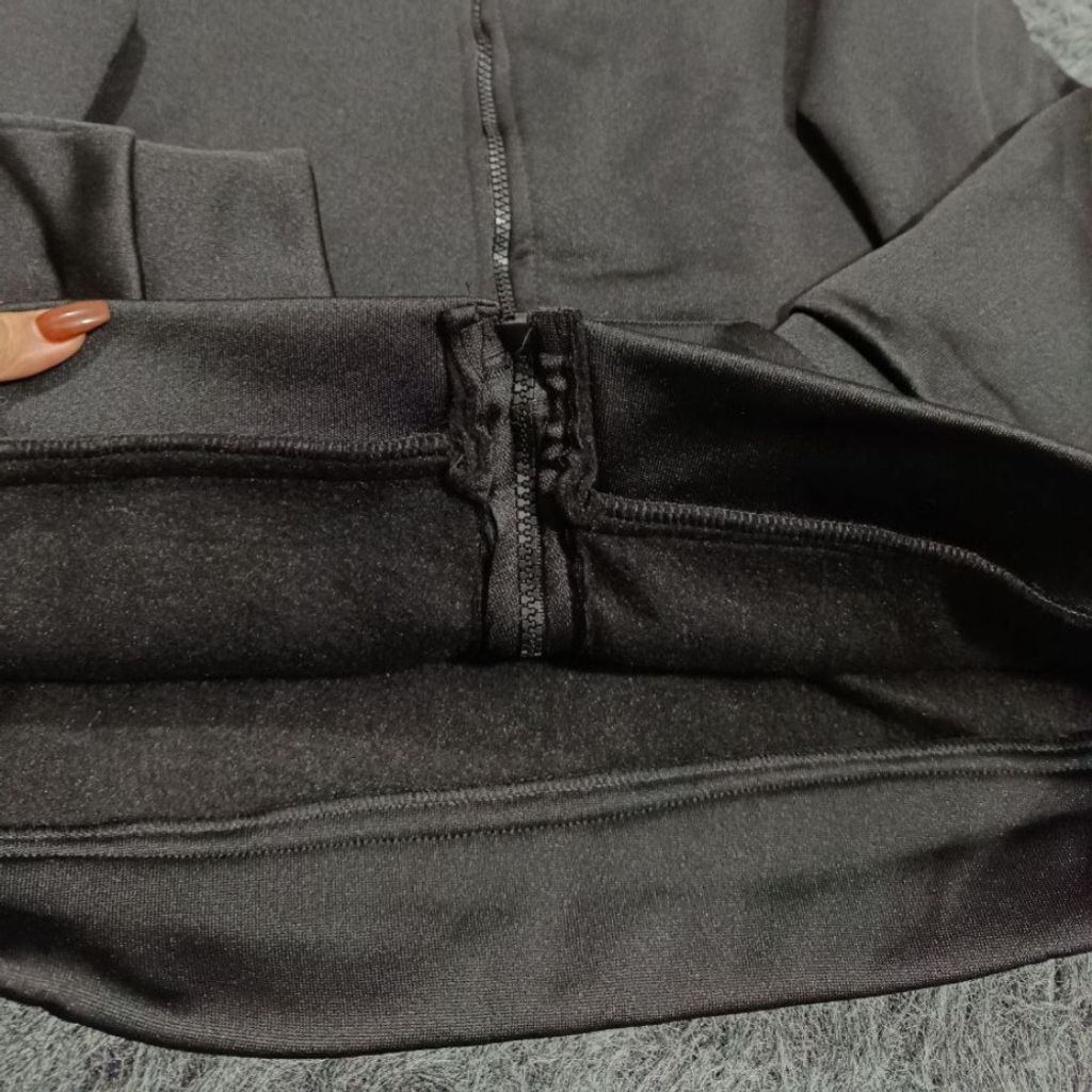 مشخصات سویشرت زنانه طرح جلو زیپ تو کرکی درجه یک