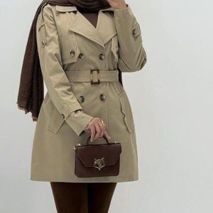 قیمت بارونی زنانه طرح پرنیا