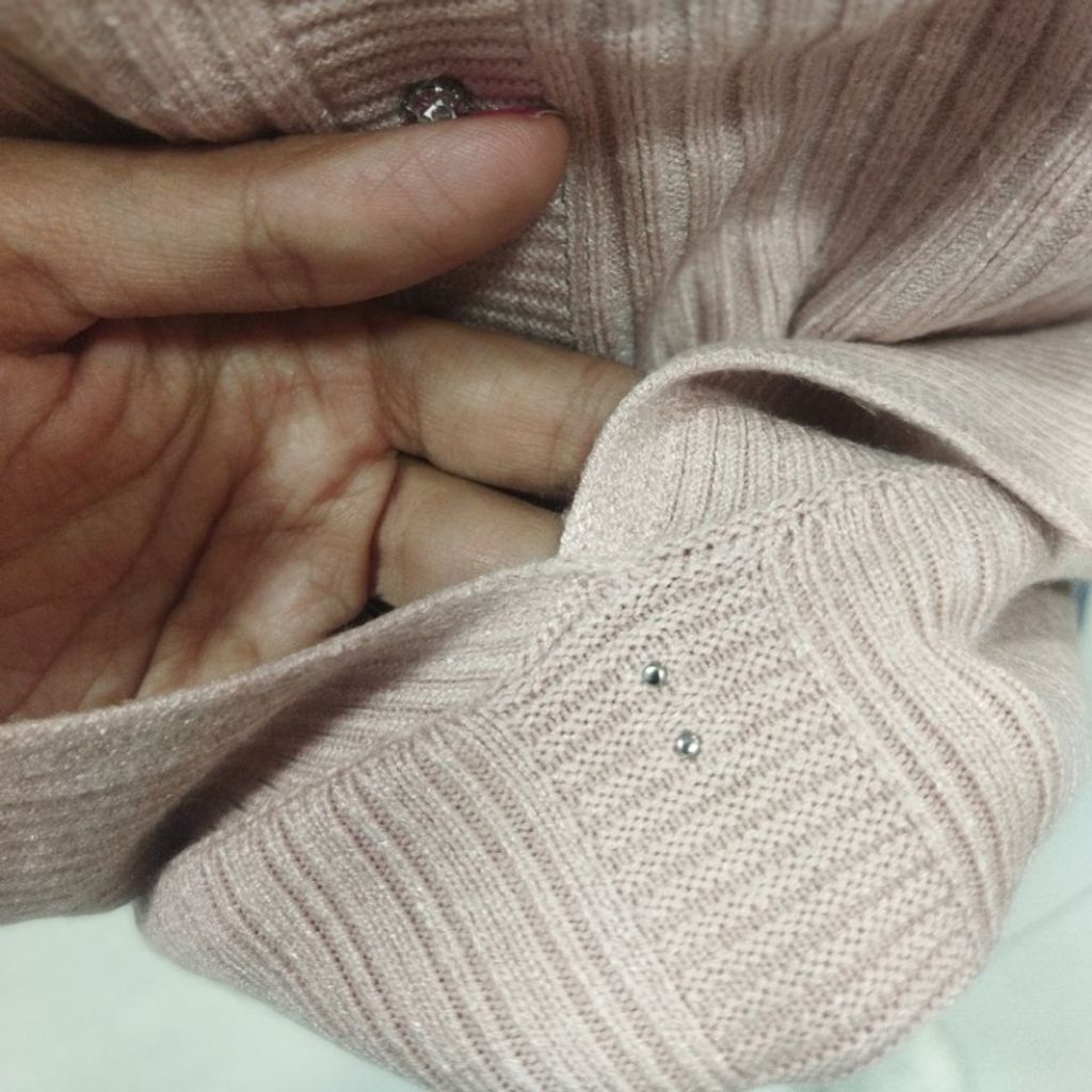 خرید انلاین بلوز گپ بافت زنانه طرح یقه اشکی bl7ty