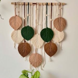 آویز دیوار کوب مکرومه بافی مدل برگ