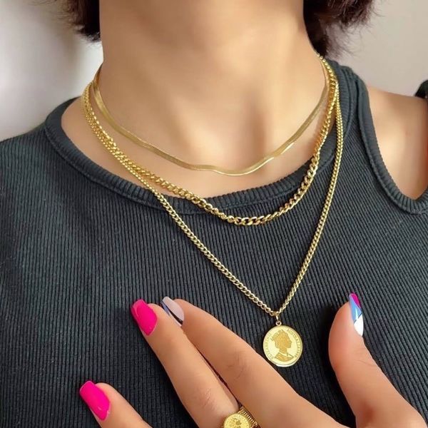 گردنبند سه ردیفه ی رنگ ثابت طلایی با زنجیر کارتیر و ماری و الیزابت