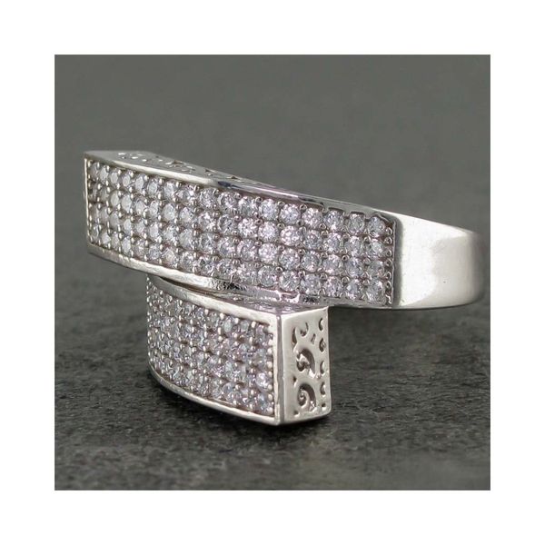 انگشتر نقره زنانه نگین دار چپ و راستی