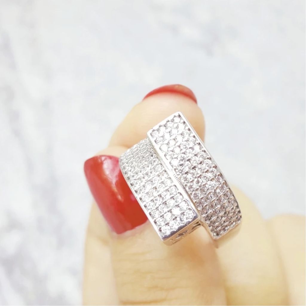 خرید انلاین انگشتر نقره زنانه نگین دار چپ و راستی