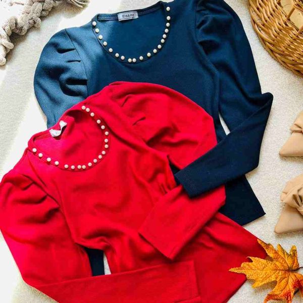 بلوز کبریتی آستین پفی یقه مرواریدی زنانه