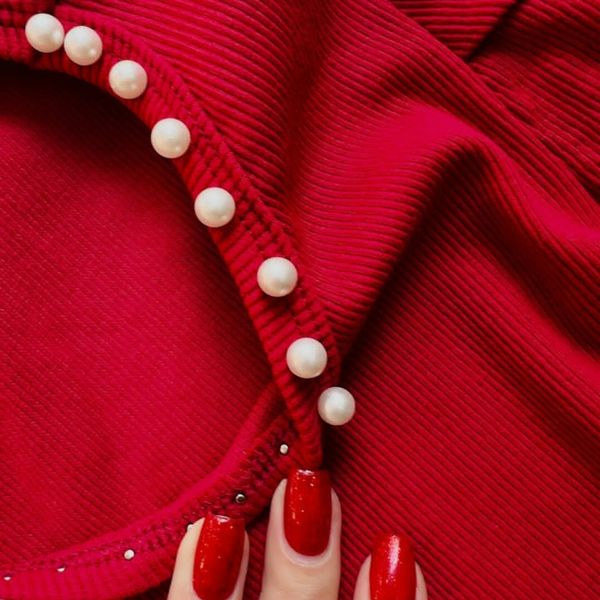 بلوز کبریتی آستین پفی یقه مرواریدی زنانه