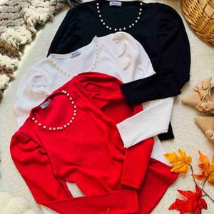 بلوز کبریتی آستین پفی یقه مرواریدی زنانه