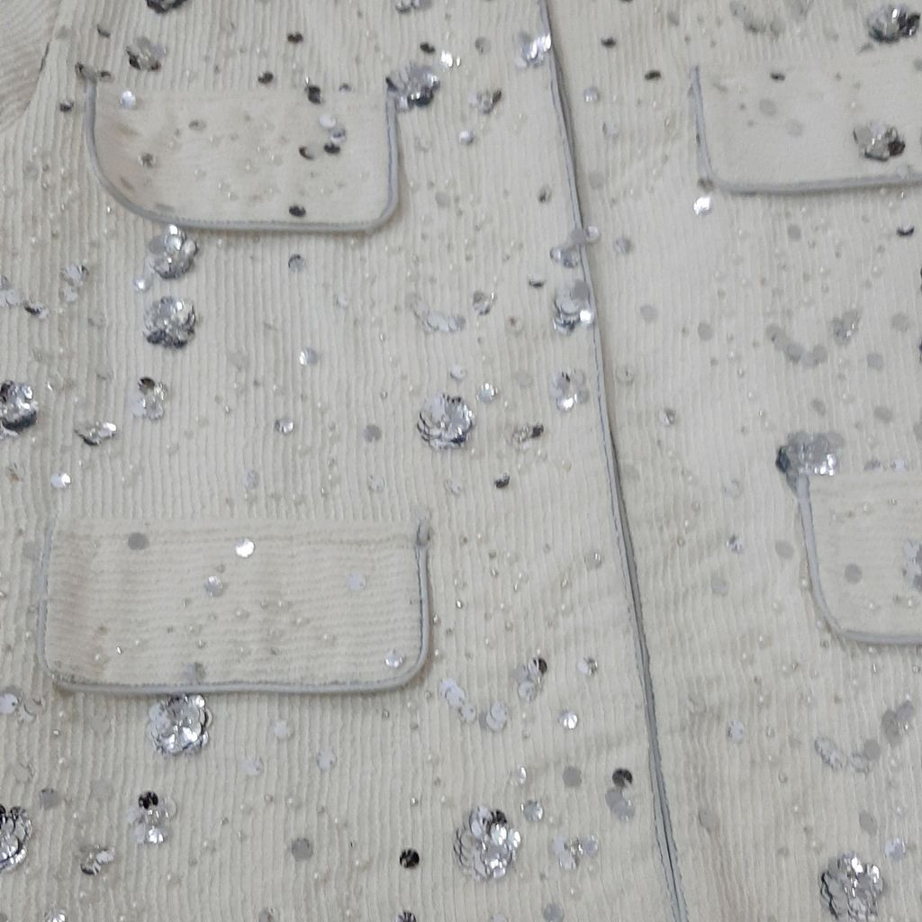 فروش اینترنتی کت سفید کوتاه کار شده با مروارید و پولک