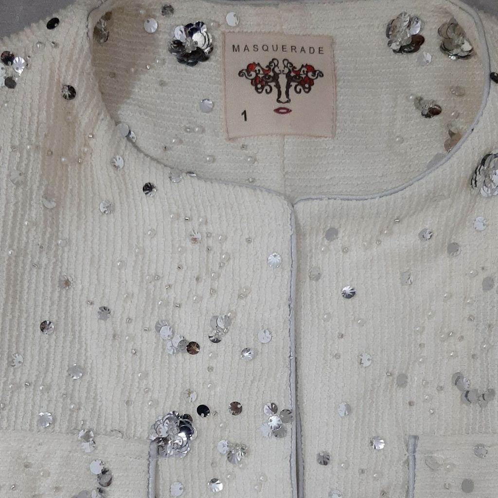 خرید اینترنتی کت سفید کوتاه کار شده با مروارید و پولک