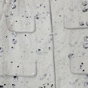 کت سفید کوتاه کار شده با مروارید و پولک