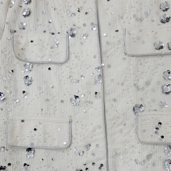 کت سفید کوتاه کار شده با مروارید و پولک