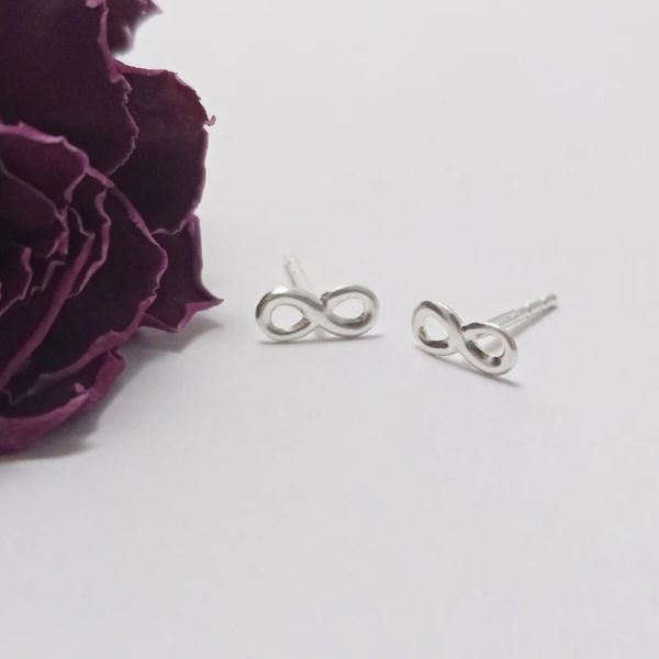 گوشواره میخی زنانه مدل بی نهایت - accessory_vay - Gosh 023