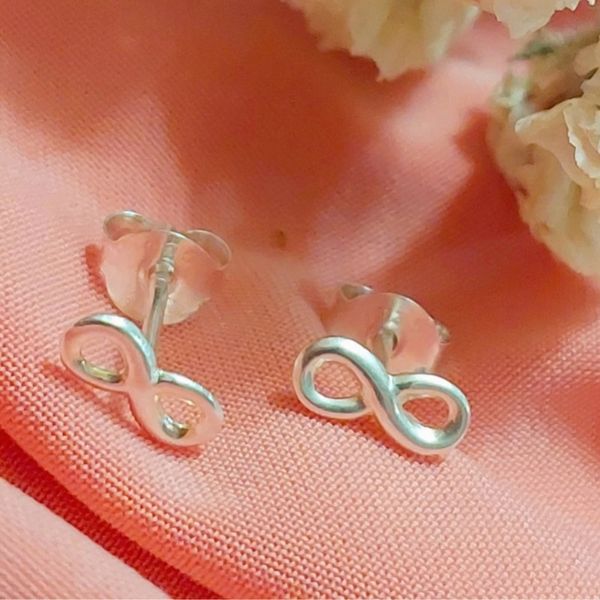 گوشواره میخی زنانه مدل بی نهایت - accessory_vay - Gosh 023