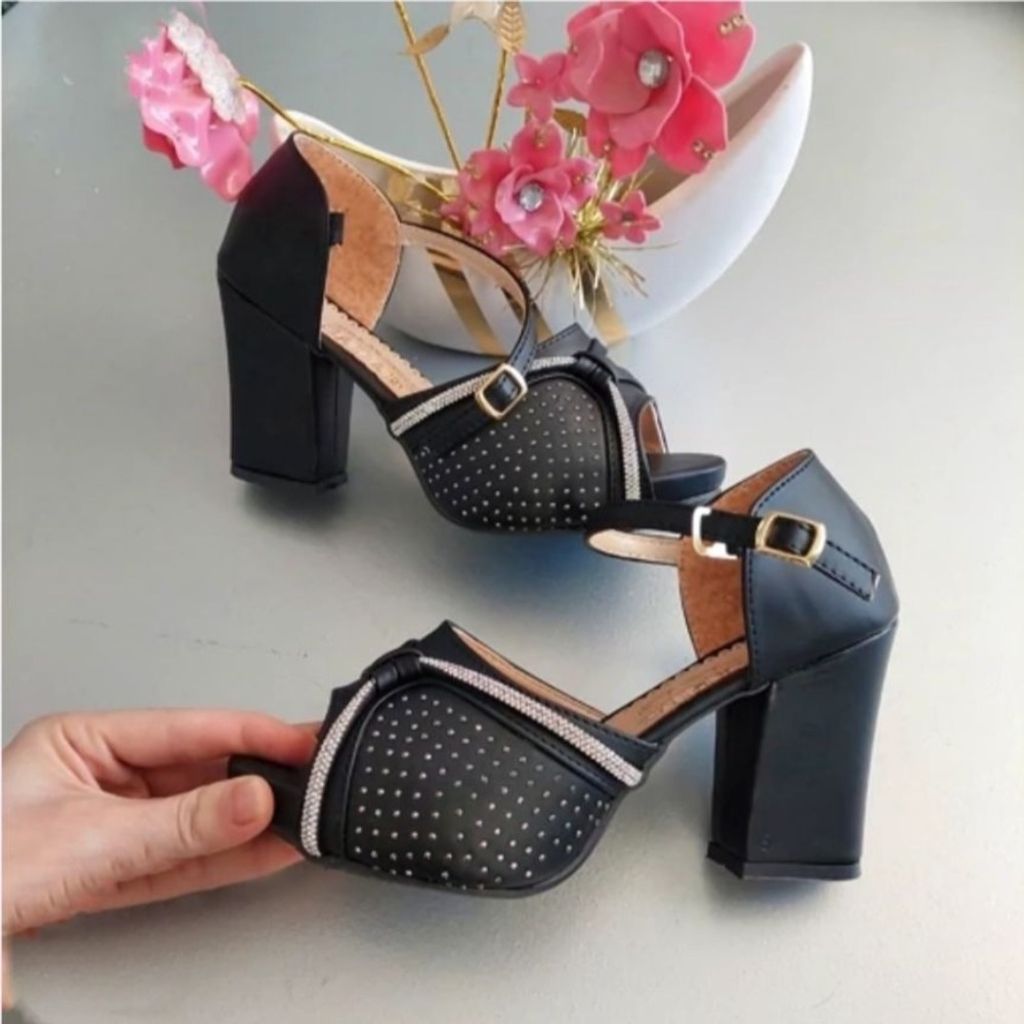 مشخصات کفش مجلسی زنانه مدل زرین