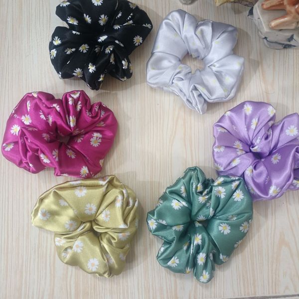 کشمو اسکرانچی ساتن گل بابونه gluyy