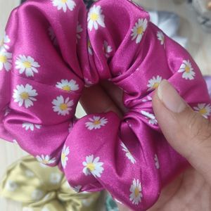 قیمت ارزان کشمو اسکرانچی ساتن گل بابونه gluyy