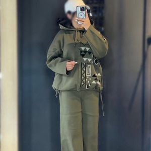 خرید آنلاین ست هودی شلوار طرح بافت رزا