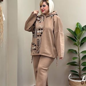 مشخصات ست هودی شلوار طرح بافت رزا