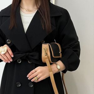 مشخصات مانتو بارونی زنانه طرح نیکا