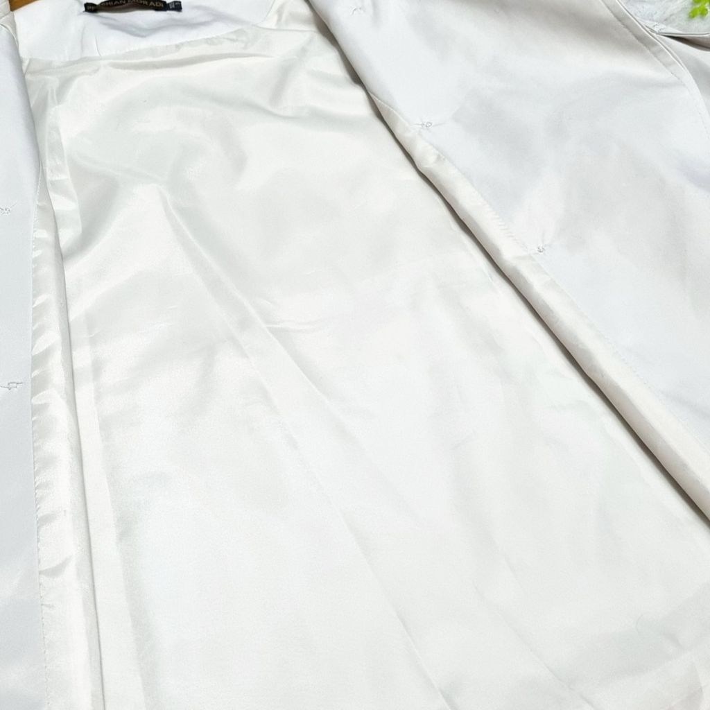 خرید انلاین بارانی زنانه طرح دلتا