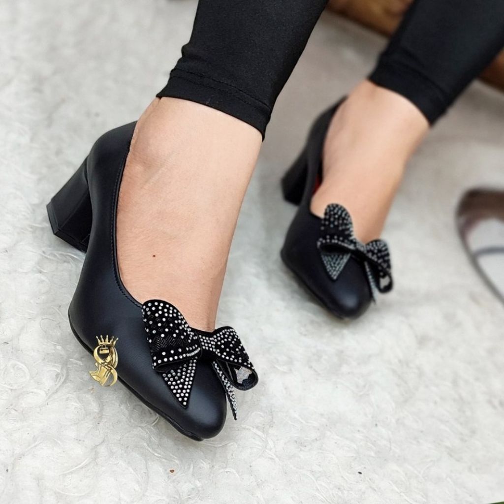 مشخصات کفش مجلسی زنانه پاخور عالی پاشنه 5 سانت سایز 38 و 39