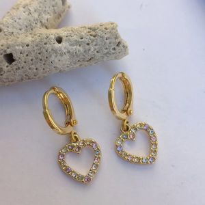 خرید آنلاین گوشواره چفتی زنانه مدل قلب - accessory_vay - Gosh 028