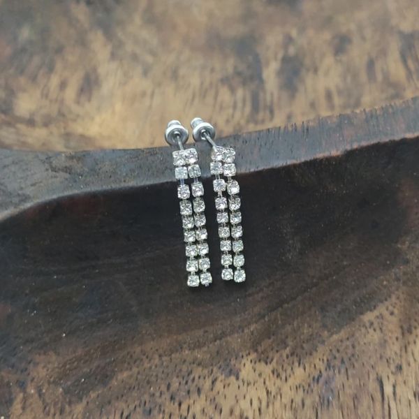 گوشواره میخی زنانه مدل آویز نگینی - accessory_vay - Gosh 038