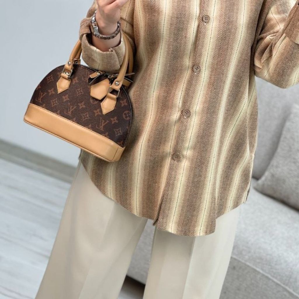 خرید اینترنتی شومیز پشمی نادی