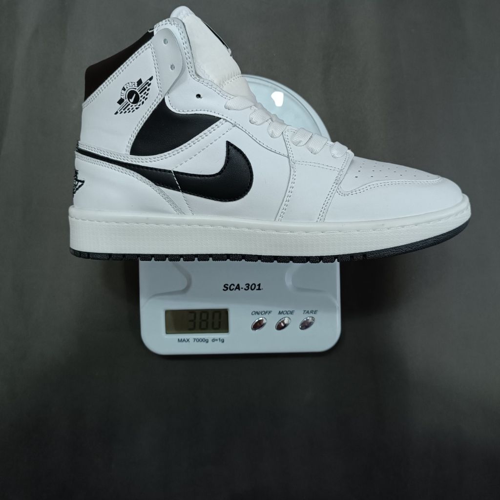 خرید آنلاین کتونی مردانه جردن 1 ساقدار سفید مشکی