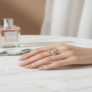 قیمت ارزان انگشتر زنانه فانتزی طرح پاپیون از جنس ابکاری رادیوم