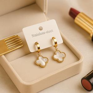 مشخصات گوشواره زنانه حلقه ای اویزدار مدل ونکلیف از جنس استیل