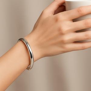 دستبند زنانه بنگل مدل ایینه ای باریک از جنس ژوپینک