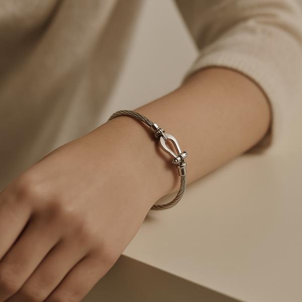 دستبند زنانه بنگل مدل فرد از جنس استیل