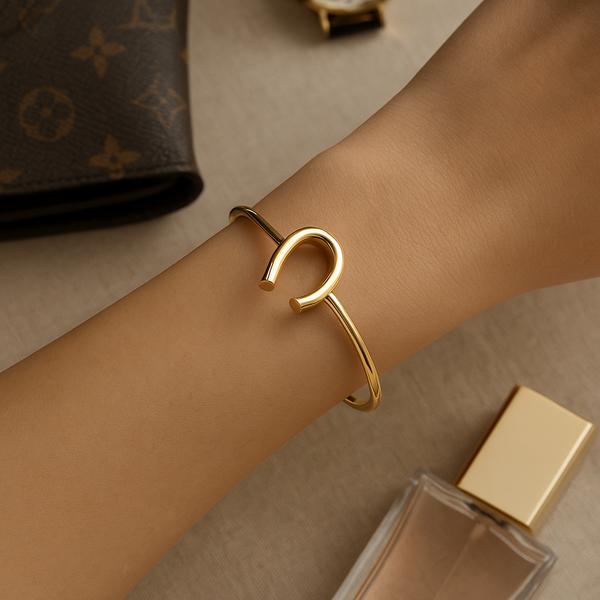 دستبند زنانه بنگل فانتزی مدل نعل اسب از جنس ابکاری رادیوم