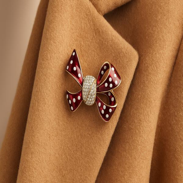 سنجاق سینه زنانه مدل پاپیون از جنس ابکاری رادیوم